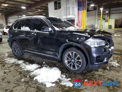 Czwarte zdjęcie samochodu z boku: 2016 BMW X5 XDRIVE50I VIN:5UXKR6C5XG0J78662 - miniatura