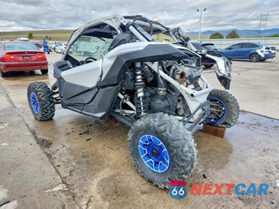 Trzecie zdjęcie samochodu z tyłu: 2020 CAN-AM MAVERICK X3 UTILITY VEHICLE VIN:3JBVXAV43LK000688 - miniatura