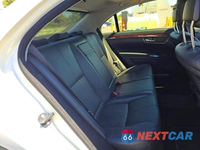 Zdjęcie 6 z 10 samochodu: 2009 MERCEDES-BENZ S 550 VIN:WDDNG71X19A252598 - miniatura