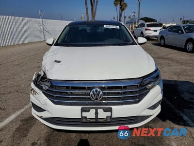 Piąte zdjęcie samochodu w środku: 2019 VOLKSWAGEN JETTA S VIN:3VWCB7BU9KM198915 - miniatura