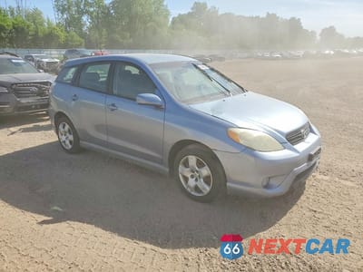 Czwarte zdjęcie samochodu z boku: 2005 TOYOTA COROLLA MATRIX XR VIN:2T1KR32E65C371914 - miniatura