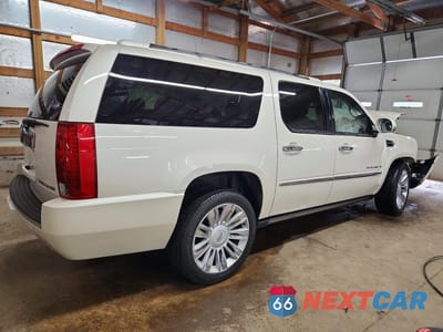 Trzecie zdjęcie samochodu z tyłu: 2014 CADILLAC ESCALADE ESV PLATINUM VIN:1GYS4KEF8ER112547 - miniatura