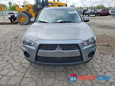 Piąte zdjęcie samochodu w środku: 2013 MITSUBISHI OUTLANDER ES VIN:JA4AS2AW8DU004576 - miniatura
