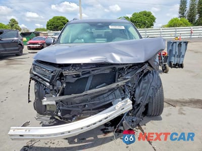 Piąte zdjęcie samochodu w środku: 2025 HONDA PILOT TOURING VIN:5FNYG1H73SB032659 - miniatura