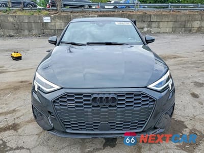 Piąte zdjęcie samochodu w środku: 2024 AUDI A3 PREMIUM VIN:WAUGUDGY9RA084779 - miniatura