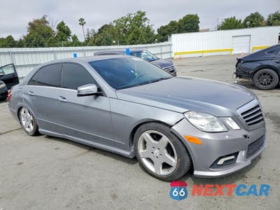 Czwarte zdjęcie samochodu z boku: 2010 MERCEDES-BENZ E 550 VIN:WDDHF7CBXAA249561 - miniatura
