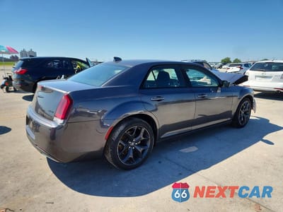 Trzecie zdjęcie samochodu z tyłu: 2023 CHRYSLER 300 TOURING VIN:2C3CCAAG0PH678778 - miniatura
