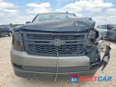 Piąte zdjęcie samochodu w środku: 2020 CHEVROLET SUBURBAN C1500 LT VIN:1GNSCHKCXLR151506 - miniatura