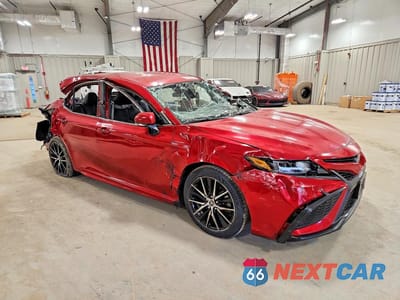 Czwarte zdjęcie samochodu z boku: 2024 TOYOTA CAMRY SE VIN:4T1G11AK3RU222020 - miniatura
