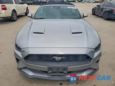Piąte zdjęcie samochodu w środku: 2022 FORD MUSTANG VIN:1FATP8UH0N5120162 - miniatura