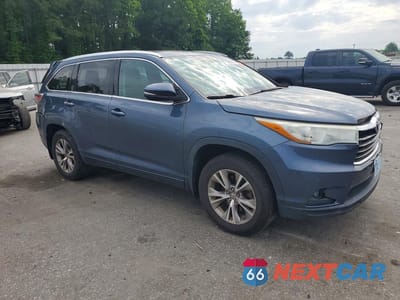 Czwarte zdjęcie samochodu z boku: 2015 TOYOTA HIGHLANDER VIN:5TDJKRFH8FS211517 - miniatura