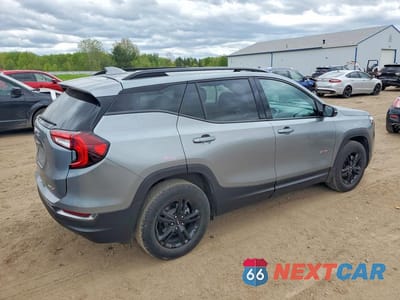 Trzecie zdjęcie samochodu z tyłu: 2023 GMC TERRAIN AT4 VIN:3GKALYEG2PL264497 - miniatura