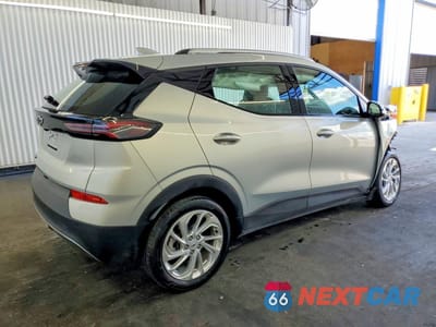 Trzecie zdjęcie samochodu z tyłu: 2023 CHEVROLET BOLT EUV LT VIN:1G1FY6S01P4190390 - miniatura