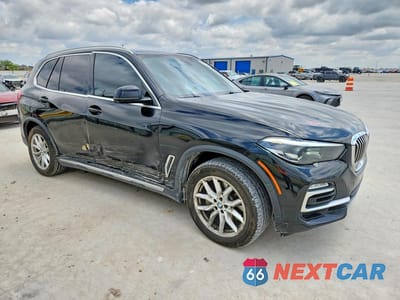 Czwarte zdjęcie samochodu z boku: 2020 BMW X5 XDRIVE40I VIN:5UXCR6C01L9C20167 - miniatura