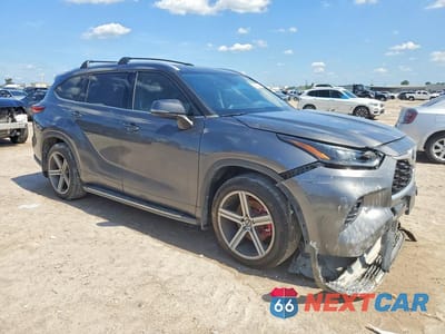 Czwarte zdjęcie samochodu z boku: 2022 TOYOTA HIGHLANDER XLE VIN:5TDGZRAH9NS135947 - miniatura