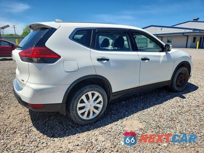 Trzecie zdjęcie samochodu z tyłu: 2017 NISSAN ROGUE S VIN:JN8AT2MVXHW024932 - miniatura