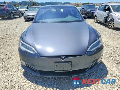 Piąte zdjęcie samochodu w środku: 2018 TESLA MODEL S VIN:5YJSA1E28JF261207 - miniatura