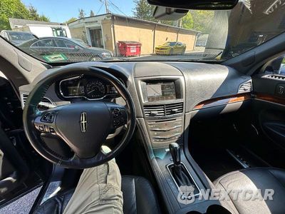 Zdjęcie 9 z 10 samochodu: 2018 LINCOLN TOWNHOUSE MKT VIN:2LMHJ5NK7JBL02473 - miniatura