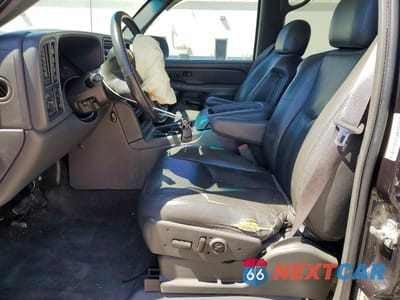 Zdjęcie 7 z 12 samochodu: 2004 CHEVROLET SILVERADO K1500 VIN:2GCEK13T141389558 - miniatura