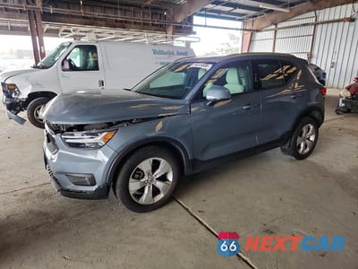 2021 VOLVO XC40 T5 MOMENTUM YV4162UK8M2409381 - główne zdjęcie licytacji z USA - miniatura
