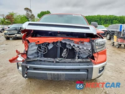 Piąte zdjęcie samochodu w środku: 2018 TOYOTA TUNDRA SR5 VIN:5TFUY5F17JX727281 - miniatura