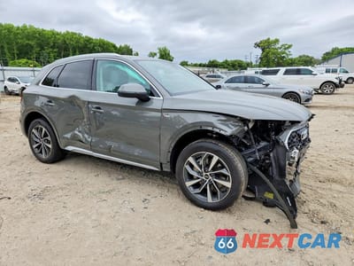 Czwarte zdjęcie samochodu z boku: 2023 AUDI Q5 PREMIUM PLUS 45 VIN:WA1EAAFY4P2129079 - miniatura