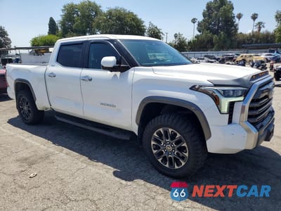 Czwarte zdjęcie samochodu z boku: 2022 TOYOTA TUNDRA CREWMAX LIMITED VIN:5TFJA5BC3NX001048 - miniatura
