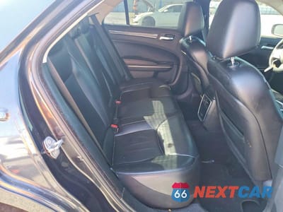 Zdjęcie 10 z 12 samochodu: 2019 CHRYSLER 300 TOURING VIN:2C3CCAAG7KH547940 - miniatura