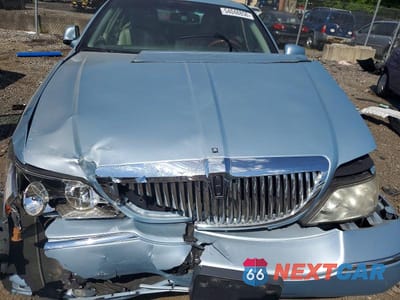 Zdjęcie 11 z 12 samochodu: 2011 LINCOLN TOWN CAR SIGNATURE LIMITED VIN:2LNBL8CVXBX761074 - miniatura