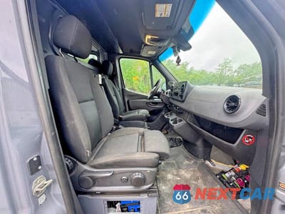 Piąte zdjęcie samochodu w środku: 2020 MERCEDES-BENZ SPRINTER 1500 VIN:W1Y70BGY5LT025335 - miniatura