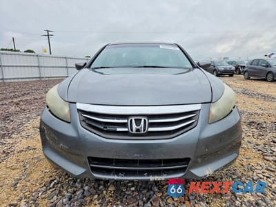 Piąte zdjęcie samochodu w środku: 2011 HONDA ACCORD EXL VIN:1HGCP2F82BA106837 - miniatura