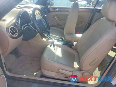 Zdjęcie 7 z 12 samochodu: 2015 VOLKSWAGEN BEETLE 1.8T VIN:3VW517AT0FM821283 - miniatura