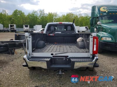 Zdjęcie 9 z 10 samochodu: 2023 FORD F350 SUPER DUTY VIN:1FT8W3DTXPED75608 - miniatura
