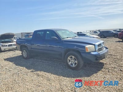 Czwarte zdjęcie samochodu z boku: 2006 DODGE DAKOTA QUAD SLT VIN:1D7HE48KX6S533090 - miniatura