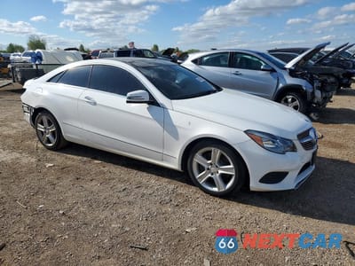 Czwarte zdjęcie samochodu z boku: 2014 MERCEDES-BENZ E 350 4MATIC VIN:WDDKJ8JB7EF282958 - miniatura
