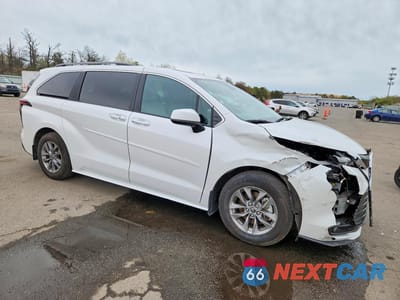 Czwarte zdjęcie samochodu z boku: 2025 TOYOTA SIENNA XLE 8-PASSENGER VIN:5TDJRKEC1SS253627 - miniatura