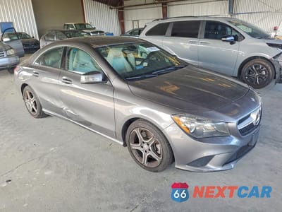Czwarte zdjęcie samochodu z boku: 2014 MERCEDES-BENZ CLA 250 VIN:WDDSJ4EB5EN056619 - miniatura