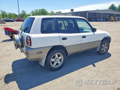 Trzecie zdjęcie samochodu z tyłu: 1998 TOYOTA RAV4 BASE VIN:JT3HP10V3W7101781 - miniatura
