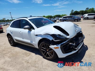 Czwarte zdjęcie samochodu z boku: 2024 PORSCHE MACAN BASE VIN:WP1AA2A54RLB03570 - miniatura