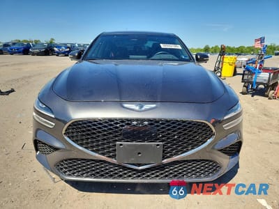 Piąte zdjęcie samochodu w środku: 2022 GENESIS G70 3.3T STANDARD VIN:KMTG54TE9NU100940 - miniatura