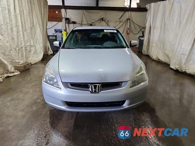 Piąte zdjęcie samochodu w środku: 2005 HONDA ACCORD LX VIN:1HGCM56425A124508 - miniatura