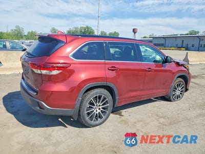 Trzecie zdjęcie samochodu z tyłu: 2018 TOYOTA HIGHLANDER SE VIN:5TDJZRFH3JS805162 - miniatura