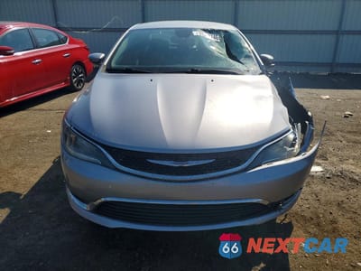 Piąte zdjęcie samochodu w środku: 2015 CHRYSLER 200 LIMITED VIN:1C3CCCAB6FN634547 - miniatura