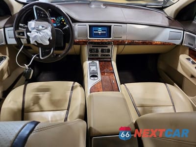 Zdjęcie 8 z 12 samochodu: 2015 JAGUAR XF 3.0 SPORT AWD VIN:SAJWJ0FF2F8U57813 - miniatura