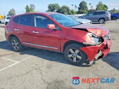 Czwarte zdjęcie samochodu z boku: 2013 NISSAN ROGUE S VIN:JN8AS5MV1DW133942 - miniatura