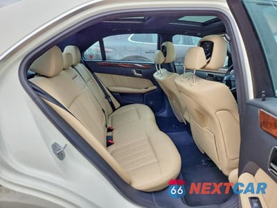 Zdjęcie 10 z 12 samochodu: 2011 MERCEDES-BENZ E 550 4MATIC VIN:WDDHF9AB2BA502324 - miniatura