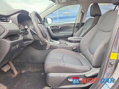 Zdjęcie 7 z 13 samochodu: 2020 TOYOTA RAV4 LE VIN:2T3F1RFV8LW127397 - miniatura