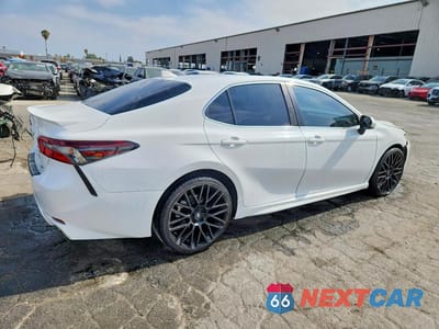 Trzecie zdjęcie samochodu z tyłu: 2021 TOYOTA CAMRY SE VIN:4T1G11AK3MU547968 - miniatura