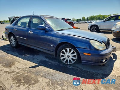 Czwarte zdjęcie samochodu z boku: 2004 HYUNDAI SONATA GLS VIN:KMHWF35H74A003871 - miniatura