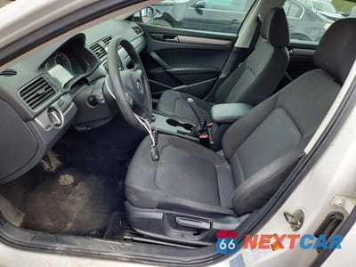 Zdjęcie 7 z 12 samochodu: 2013 VOLKSWAGEN PASSAT S VIN:1VWAP7A39DC010268 - miniatura